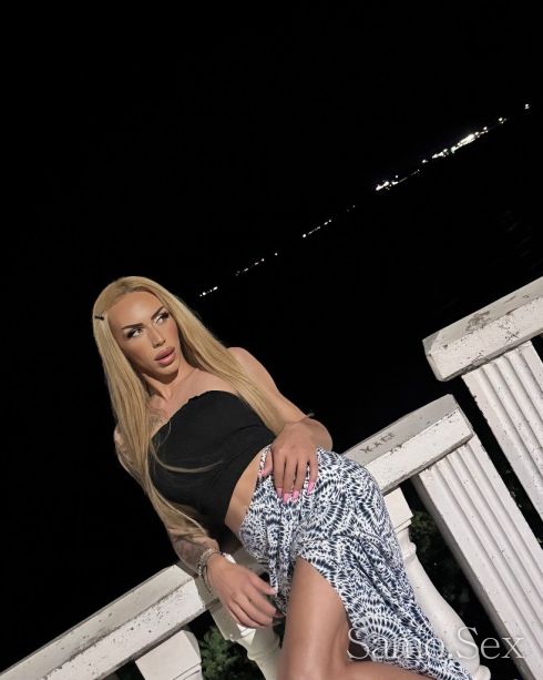 isabella fortuna It’s time for short parti🥃 -  снимка 1