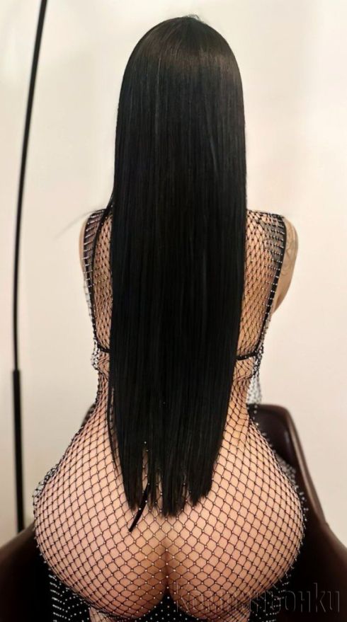 Sexy brunette 💦