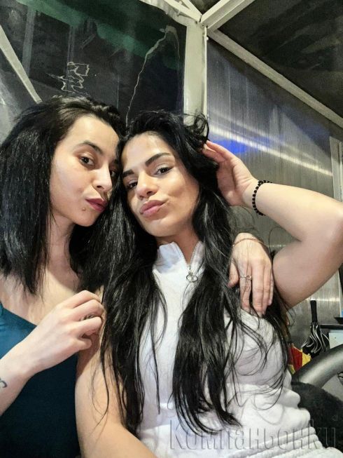 Имам Колежка за 3 - ка Заповядайте при нас..🥰😋