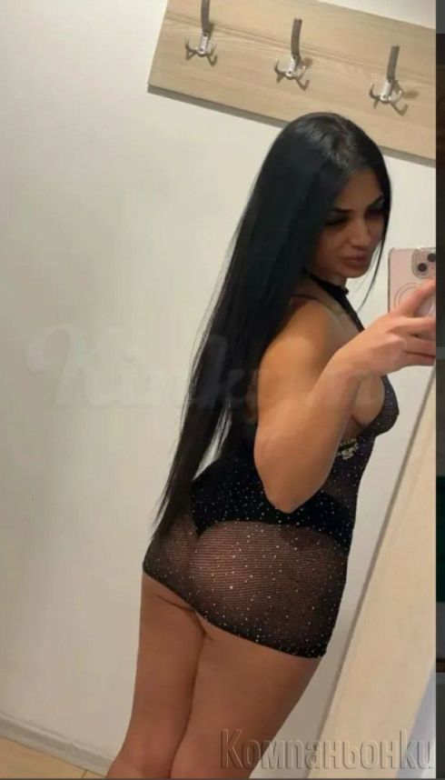 Лигава мазна свирка без презерватив свършване в устата