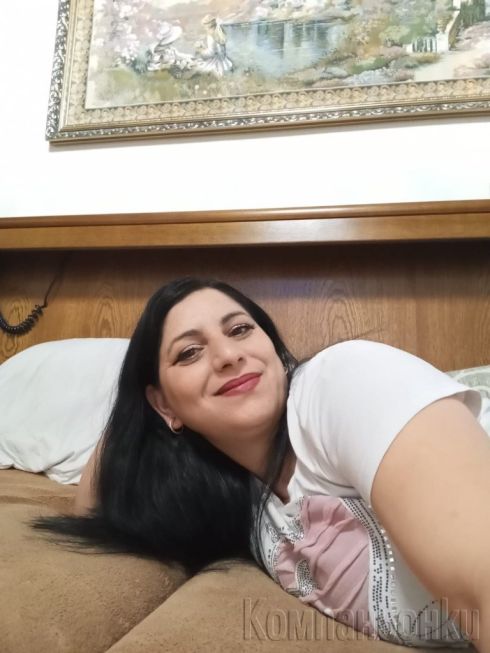 Ева търси Адам