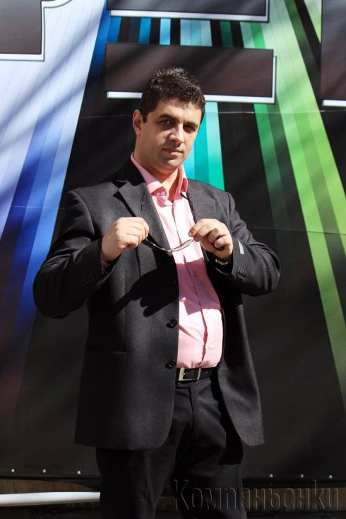 Привлекателен мъж от София търси дама или двойка