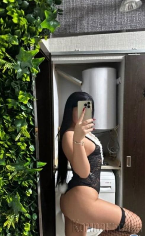💋 Млада и неустоима