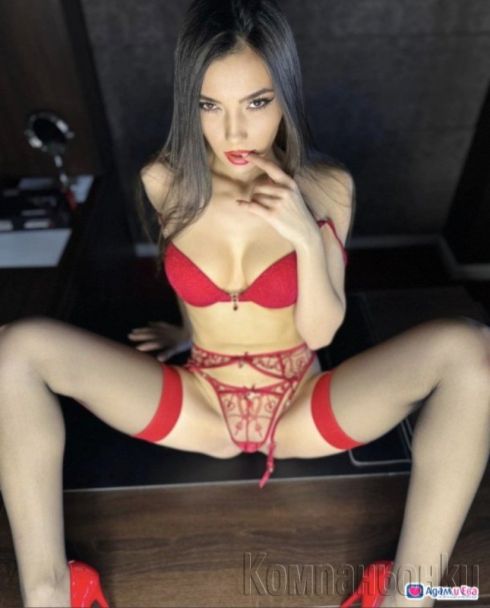 Тук съм сладурчета 💋🖤❤