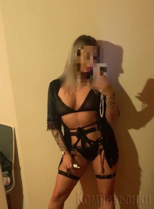 Секси блондинка