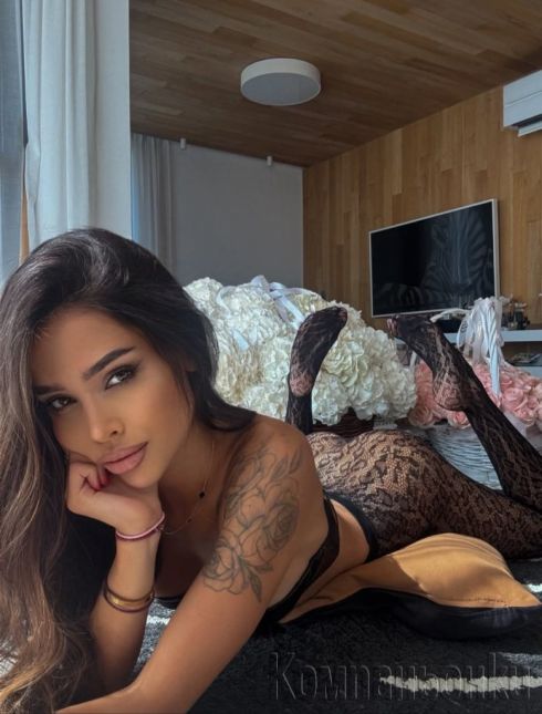 Селина Реално момиче