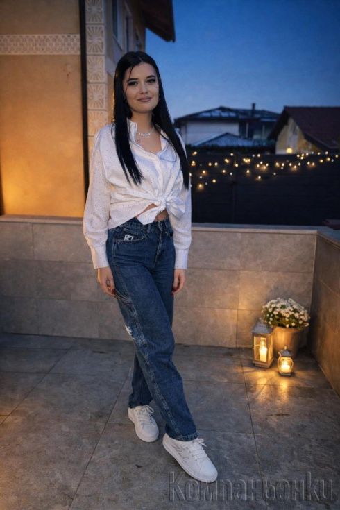 Със собствен терен