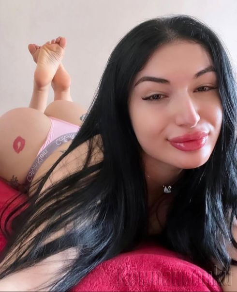 Момичето за секс🔞💋