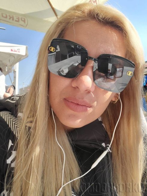 За малко съм във вашия град, да се позабавляваме.